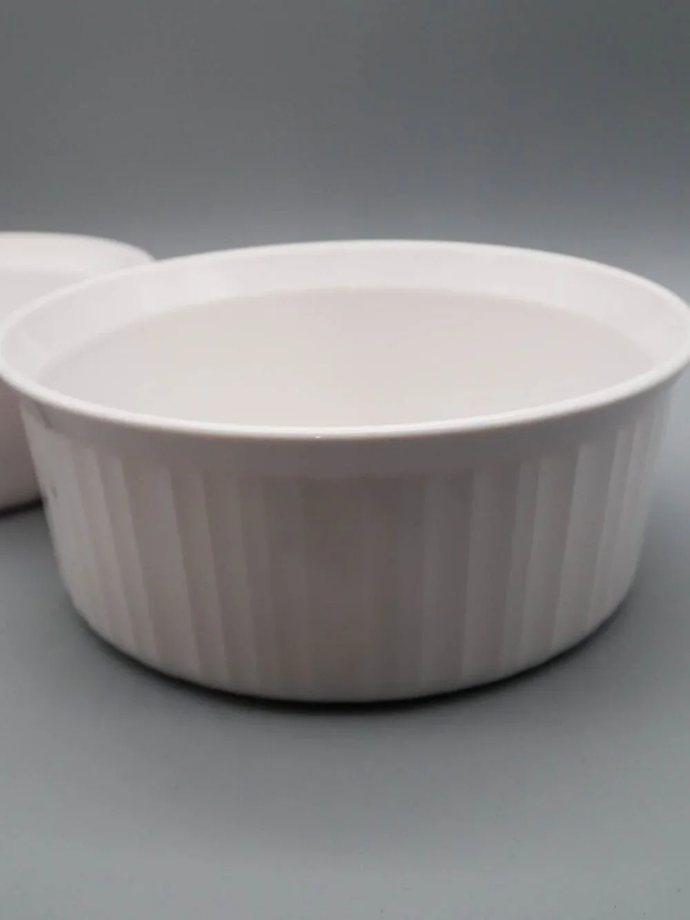 Lot of 2 Corning Ware French White Round Casserole Dishes 2.5L 1.6L F-1-B F-5-B